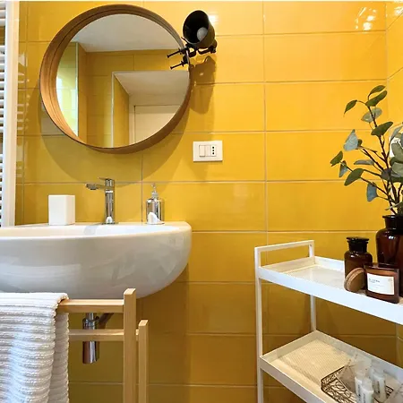 Piazza Vittorio Two-level Modern شقة